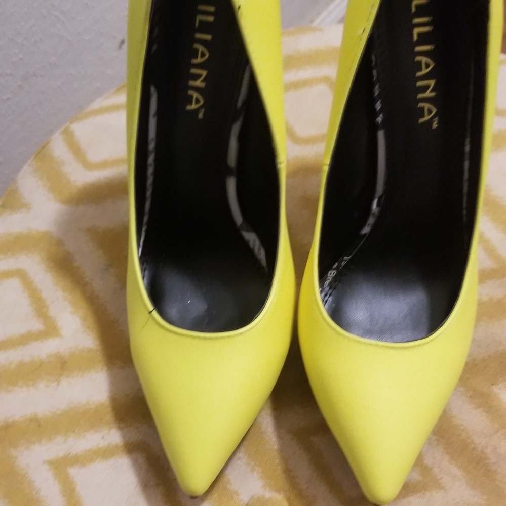 Heels - Picture 2 of 4